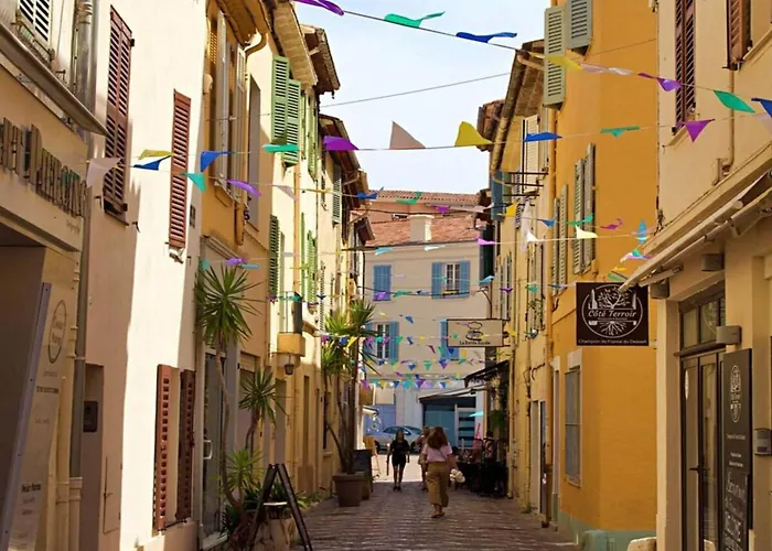 In Near La Salis * Antibes